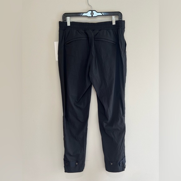 NWT Athleta Trekkie Belted Straight Leg Pant in Black, size 8 - Picture 3 of 13
